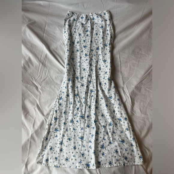 Blue Floral Cottagecore Maxi Skirt - Picture 3 of 8